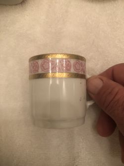 SMALL ELEGANT COFFEE CUPS !!!