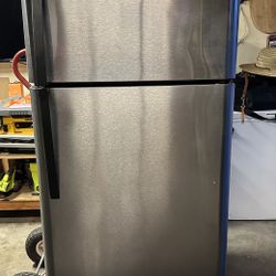 Kenmore Refrigerator Stainless Steel / Black