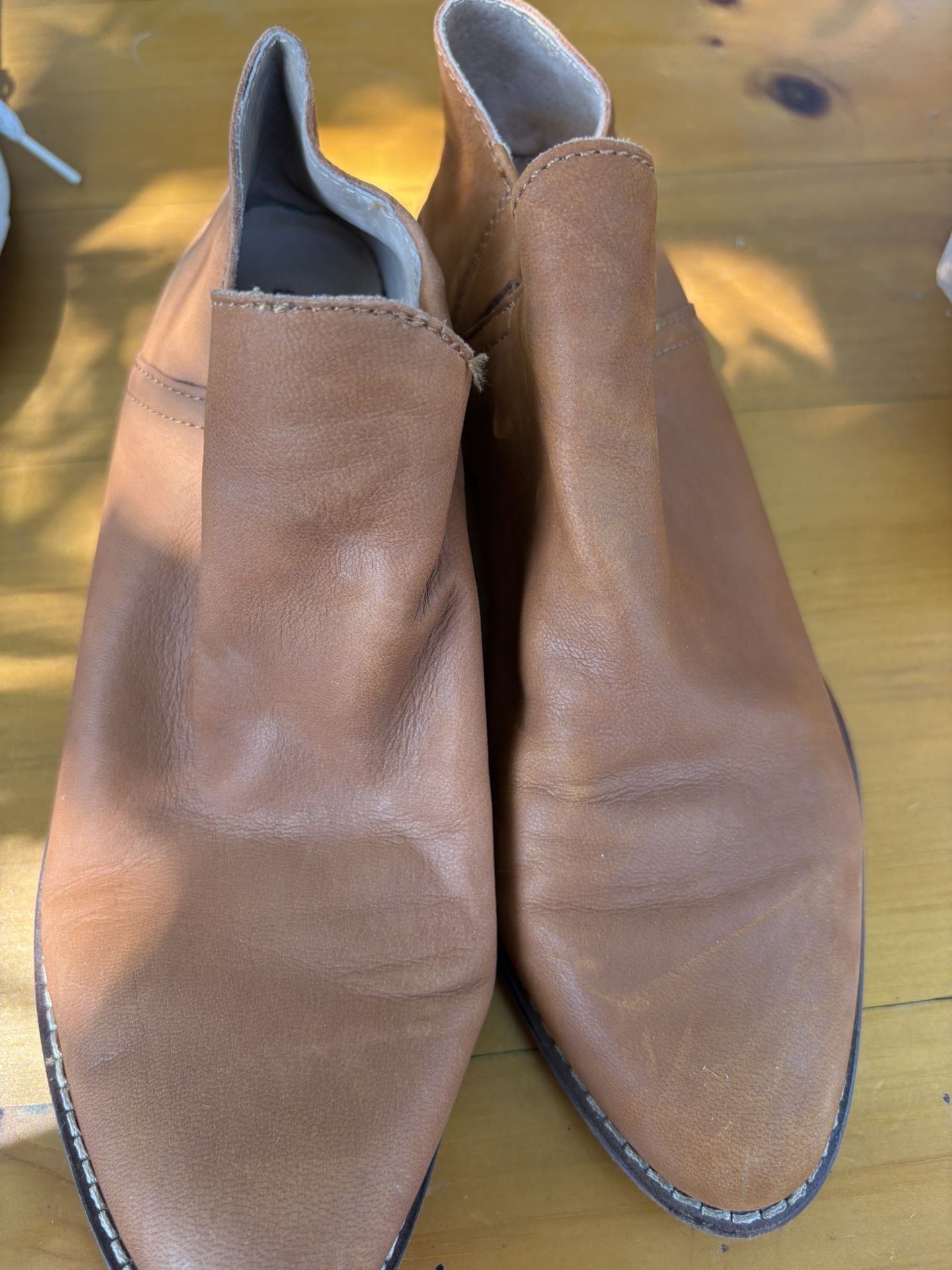 Women Boots size 7