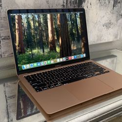 2020 Apple MacBook Air 13” 1.1Ghz i5 256GB SSD ‘ LOGIC Pro & Adobe Photoshop