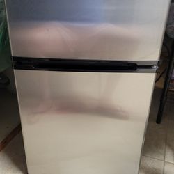 Emerson 3.1-Cu.-Ft. 2-Door Refrigerator/Freezer - Stainless Steel

