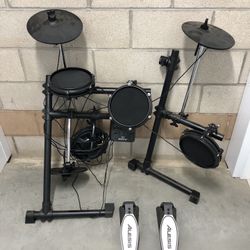 Alesis Nitro Max Mesh Electronic Drum Set