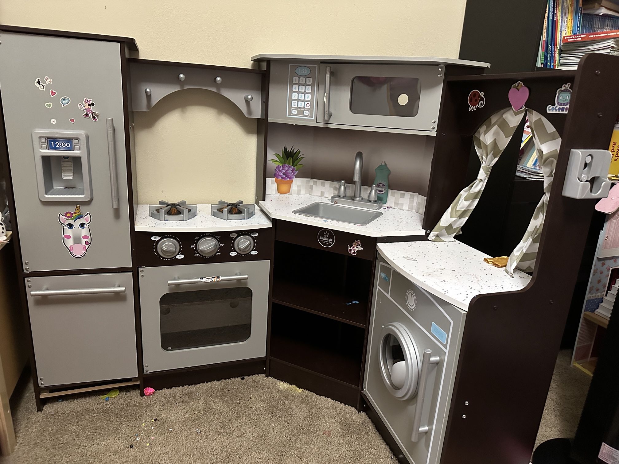 Kids Play Kitchen