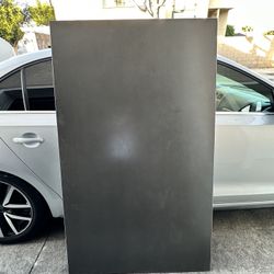 Dining set, 3 feet wide, 5 feet long, with 6 chairs in very good condition