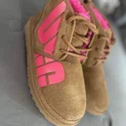 UGG 
