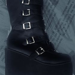 demonia platform boots 