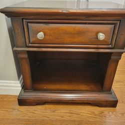 Pottery Barn Farmhouse End table 