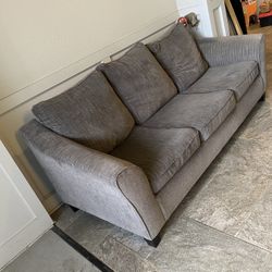 3 Seater Sofa 90” Good Condition, pick up in Snellville