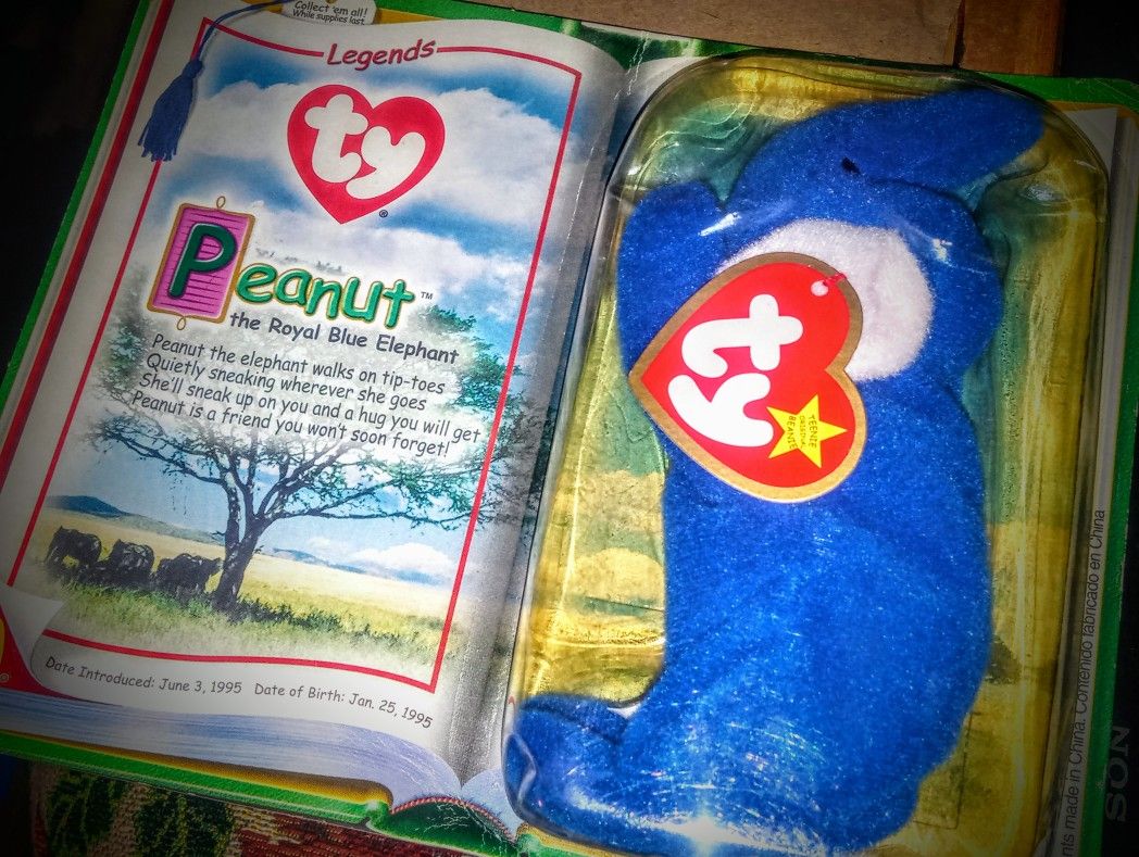 TY McDonald's Teenie Beanie Babies 1995 Legends "Peanut" The Royal Blue Elephant