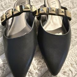 Worthington Black Flats with Gold Accents Women’s Size 9M