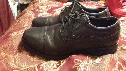 Men size 9 black dress shoes.