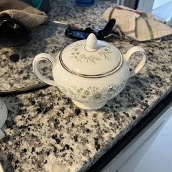 WEDGWOOD China  WESTBURY Collection 