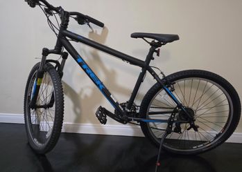 Trek 820 Mountain Bikes