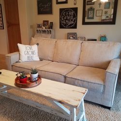 Gorgeous Pottery Barn Bench/Coffee Table 