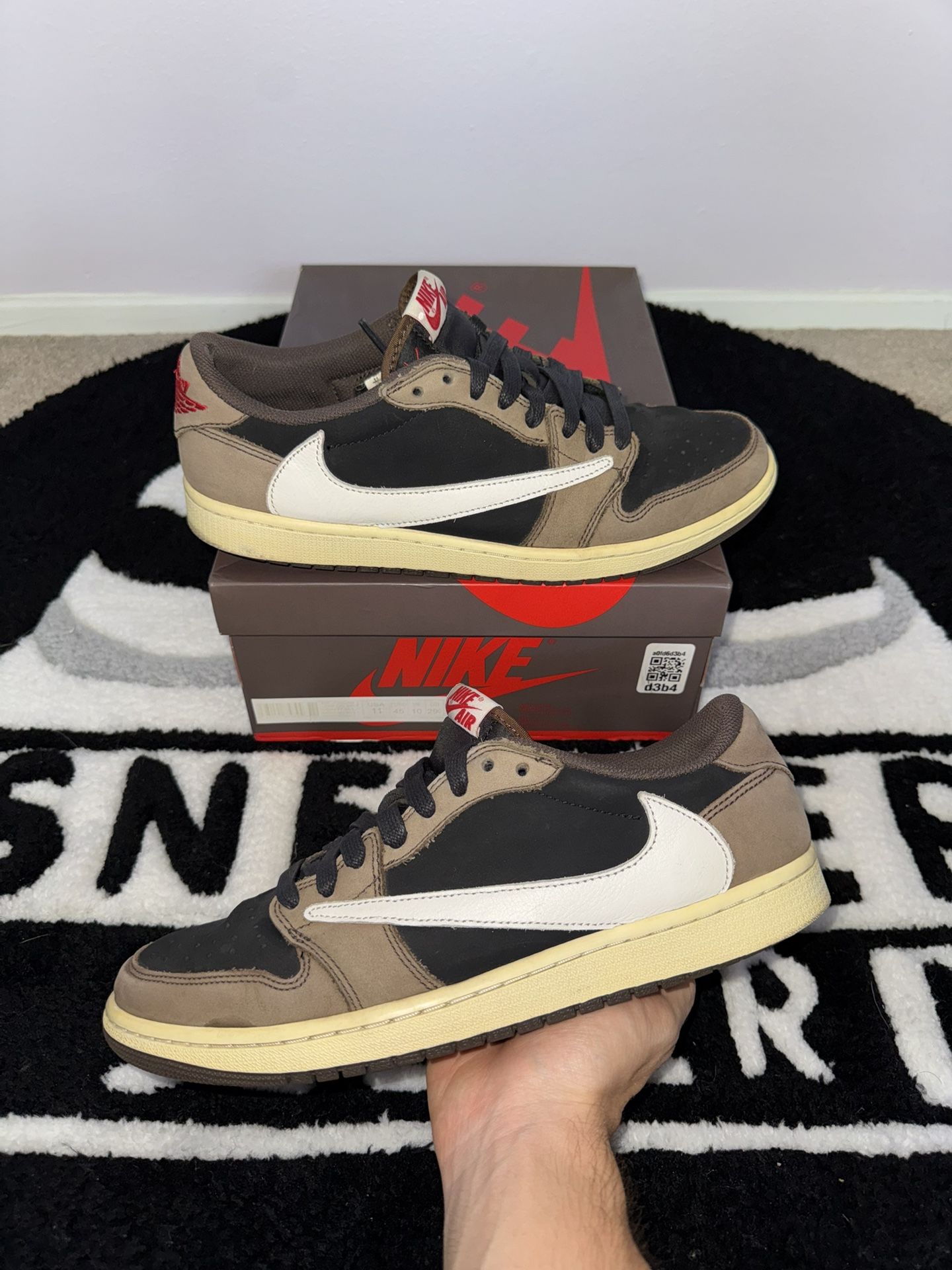 Jordan 1 x Travis Scott Low Mocha (Size 11)