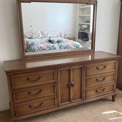 Solid wood dresser With Vanity Mirror 