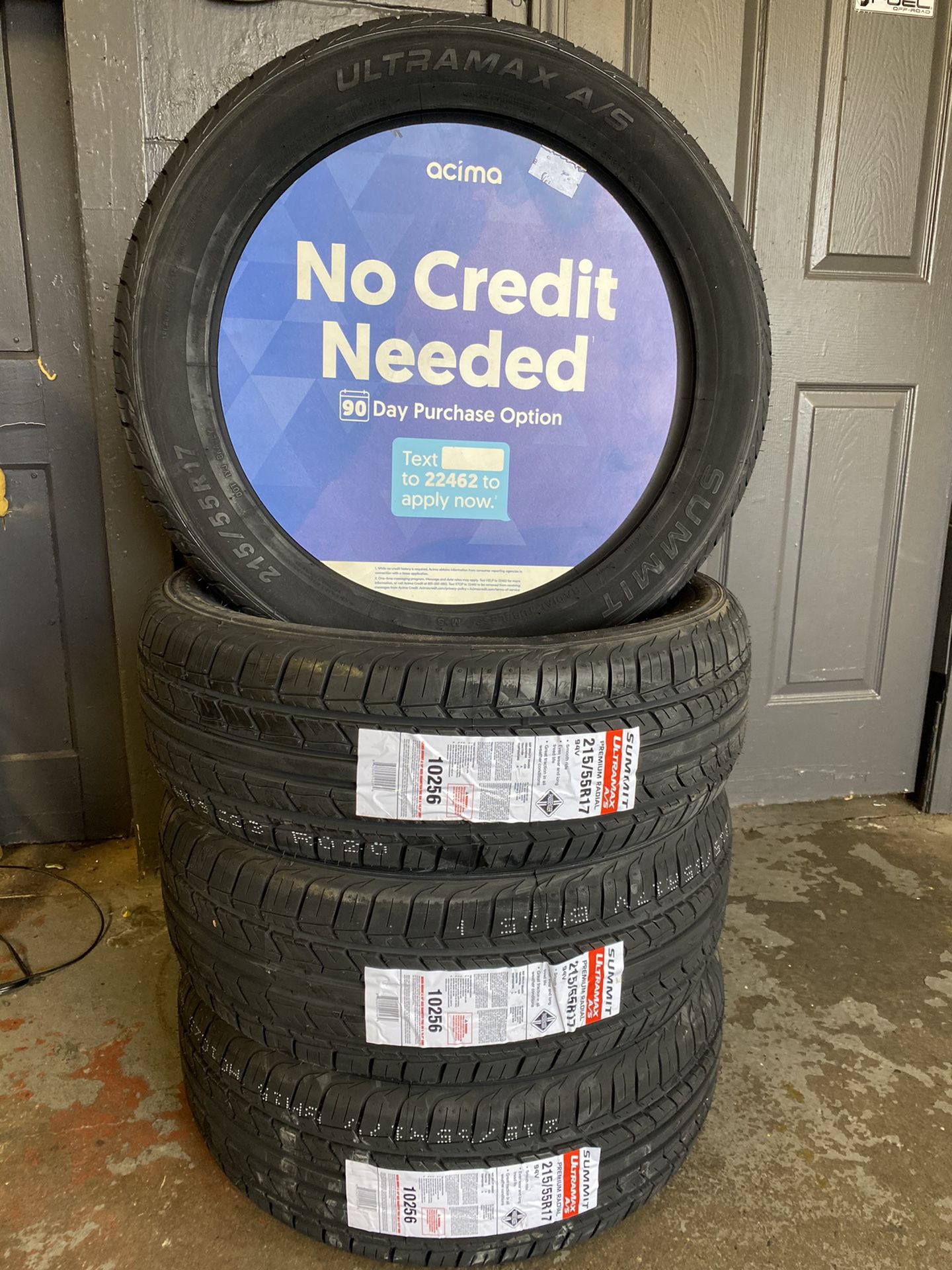 215/55r17 SUMMIT all Season 