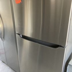 New Frigidaire Fridge