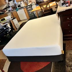 ✅🥰$325/$390-Beautiful comfortable queen thick 12"  so very comfortable foam size mattress and box spring- this mattress is so very comfortable--  $32
