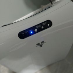 Vornado AC350 Whole Room Air Purifier uses HEPA filtration,