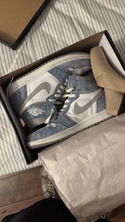 Aj1 Hyper Royal Size 8.5