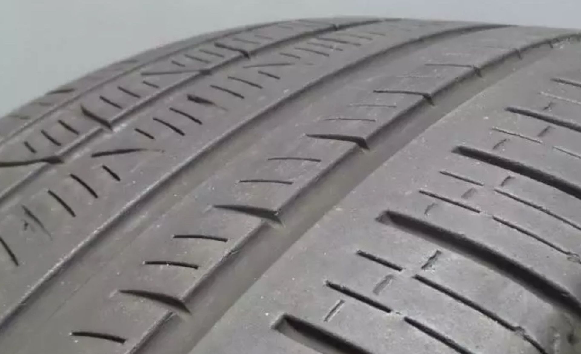 Used 275 50 20 Pirelli Scorpion Verde A/S MO With 75% Tread 6/32 109H #8189