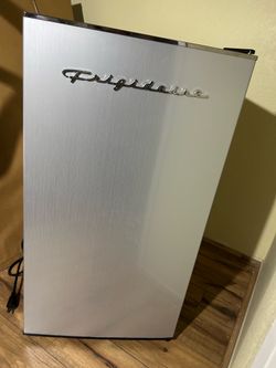Mini fridge 3.2 cu ft