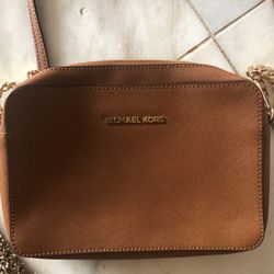 Michael Kors crossbody 