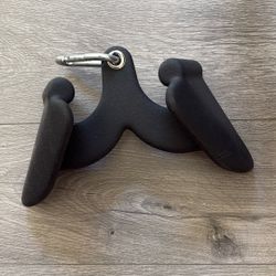 Lat Pulldown Short Grip Attachment