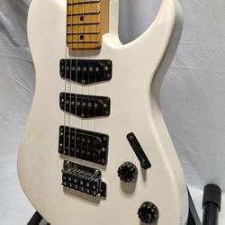 "NO TRADES" 1980s Squier Bullet Stratocaster Electric Guitar With Maple Neck Hst Made In Japan
