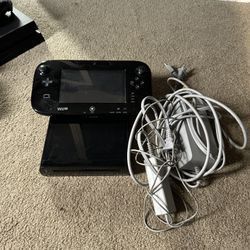 Nintendo Wii U 32GB in Black Deluxe