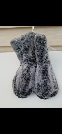 Ladies Faux Fur Booties, Gray Black Size 9-10 Large 