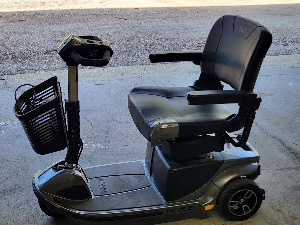 Pride Revo 2.0 Mobility Scooter 3 Wheeled Mobility Scooter
