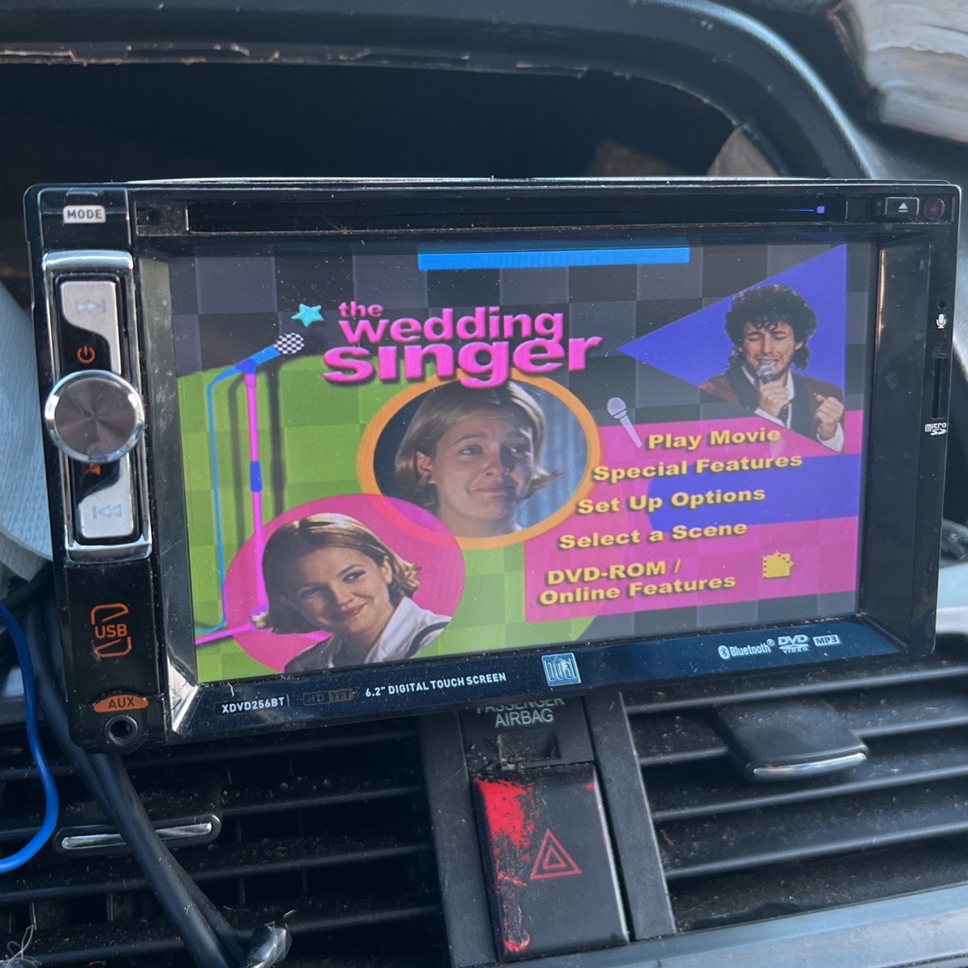 Dual XDVD256BT