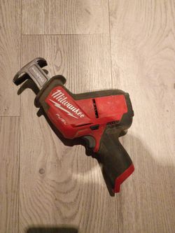 12 volt Milwaukee hacksaw