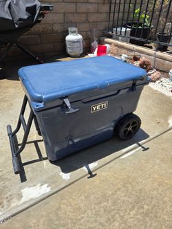 YETI Tundra Haul Wheeled Cooler Navy Blue
