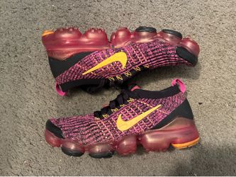 Nike Air Vapormax size 7 Women’s