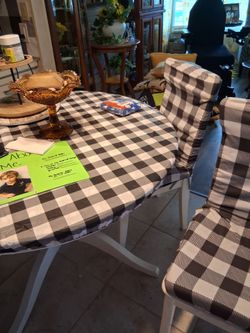 Kitchen table 4 chairs