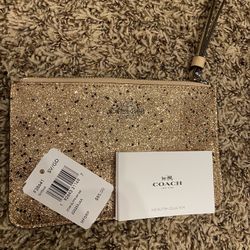 Coach Good Wristlet Purse