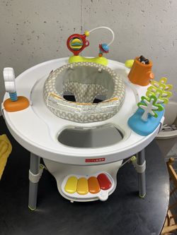 Skip Hop Baby Activity Center / Exersaucer