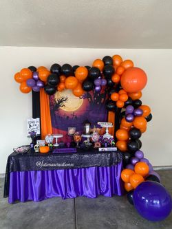 Halloween 🎃 theme not for sale message me date and city