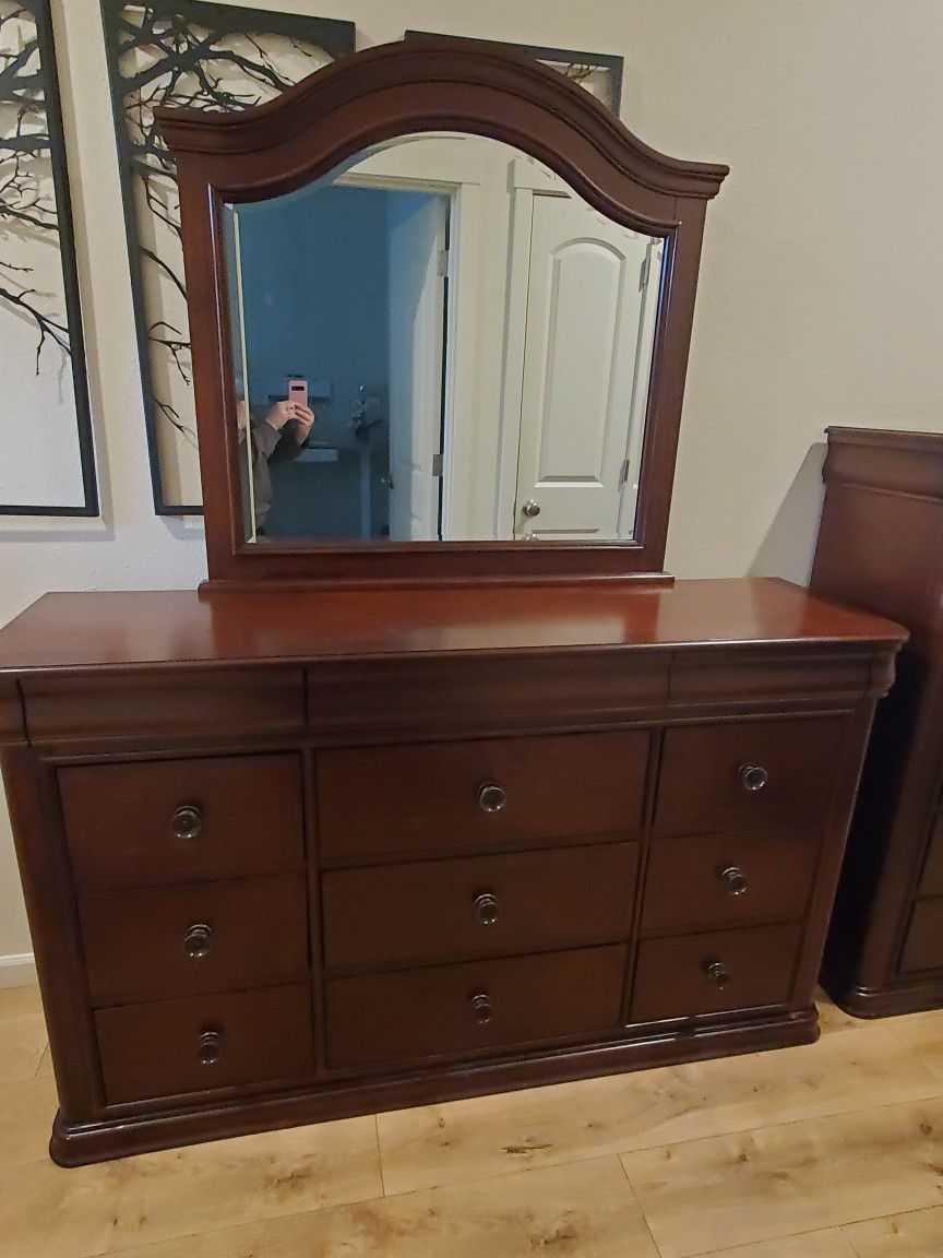 Dark Brown Dresser With Mirror
