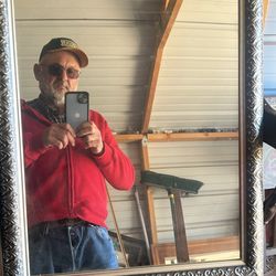 A pretty mirror it’s b 25 inches tall 19 inches wide 