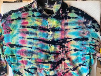 Men’s Tie-Dye Tuxedo Shirt