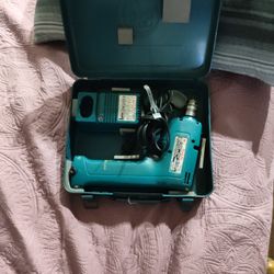 Makita Cordless Driver Drill DC 9.6v 1.5A 88.4
