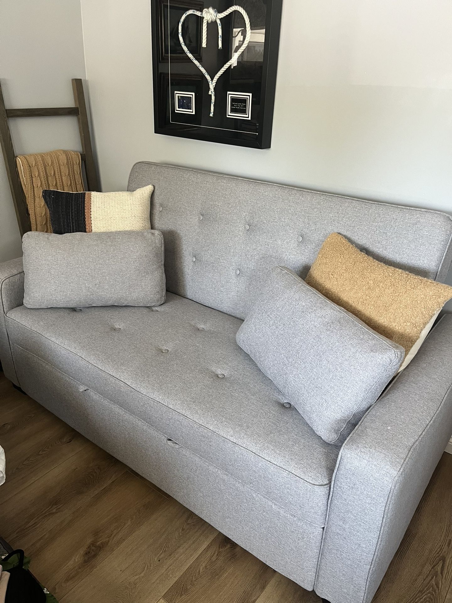 ***LIKE NEW Queen Convertible Sleeper Sofa