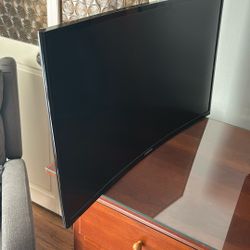 Samsung Curved Monitor 
