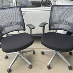 Desk Chairs 