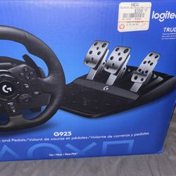 Logitech G923 Racing steering wheel with pedals 