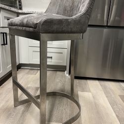 4 bar stools